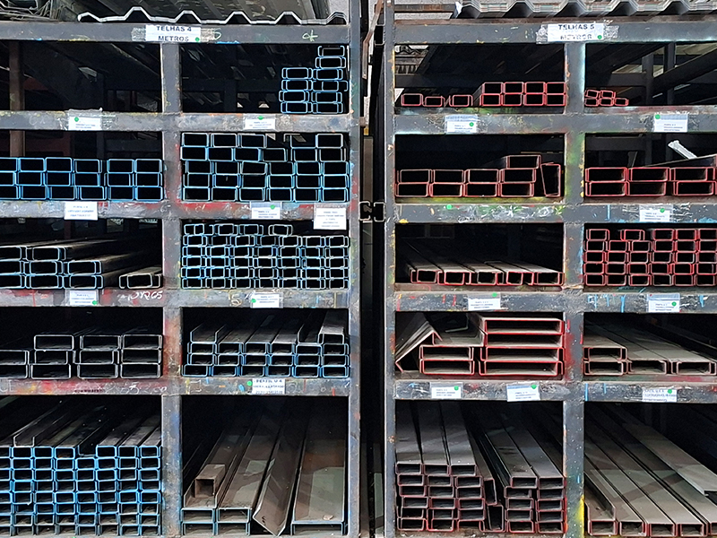 A força estrutural em cada ângulo: entenda a diferença entre perfil u e perfil ue